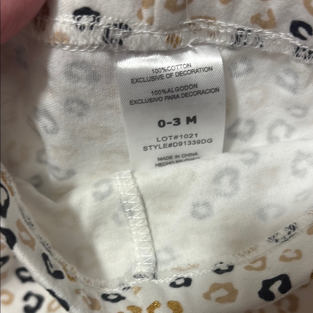 White, Gold & Black Leopard Print Baby Outfit Onsie, Pants, and Hat - Picture 4 of 5